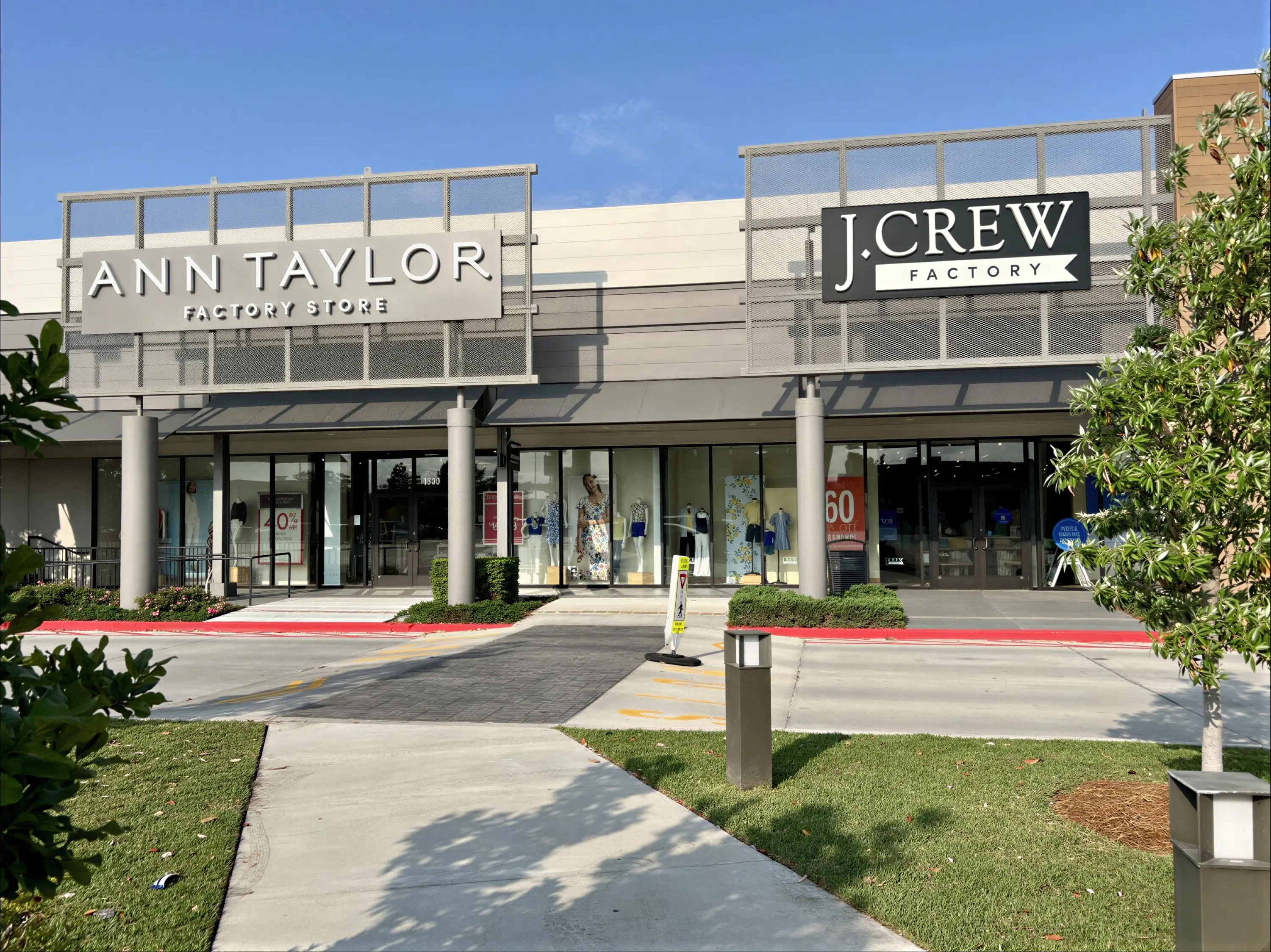 The front of an Ann Taylor and J.Crew in Elmwood