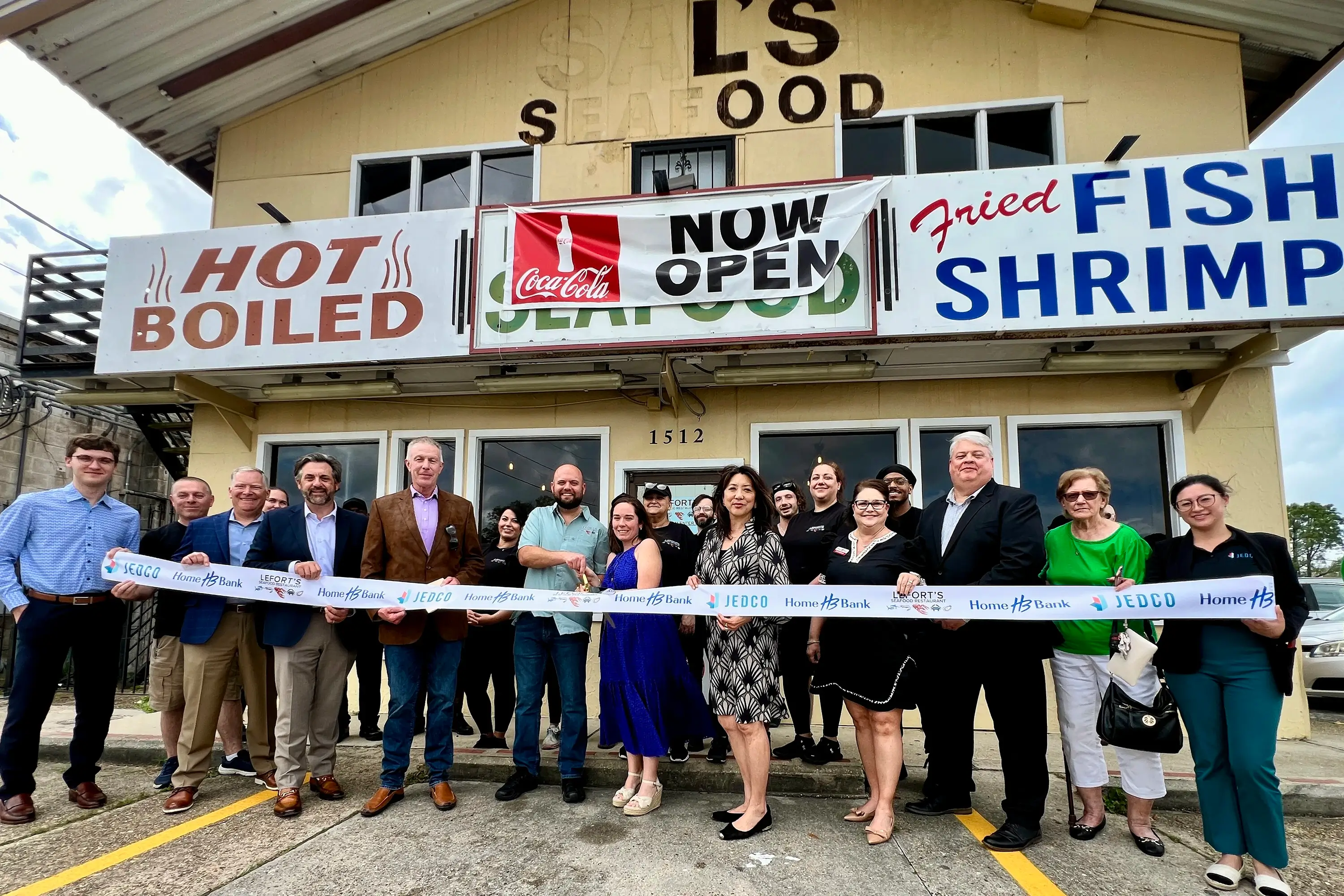 The ribbon cutting of Lefort's Seafood's second location